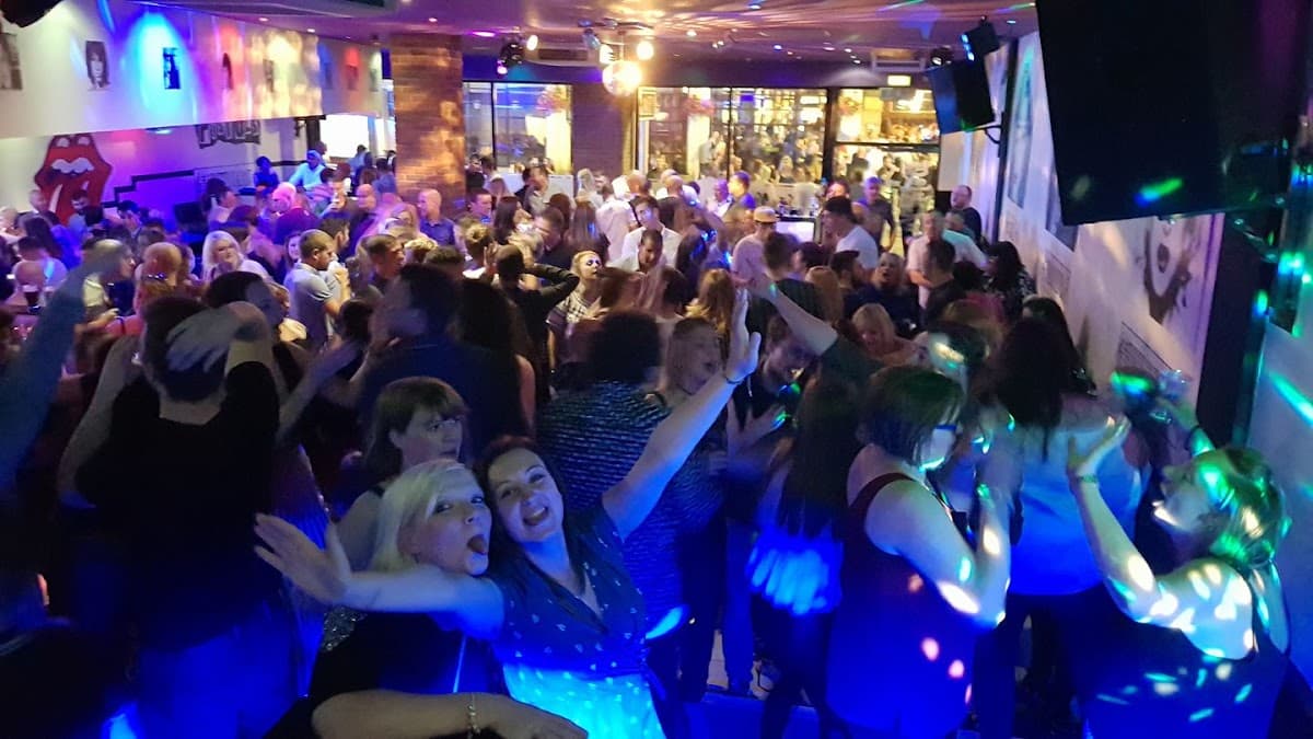 Deja Vu 60's 70's 80's Bar