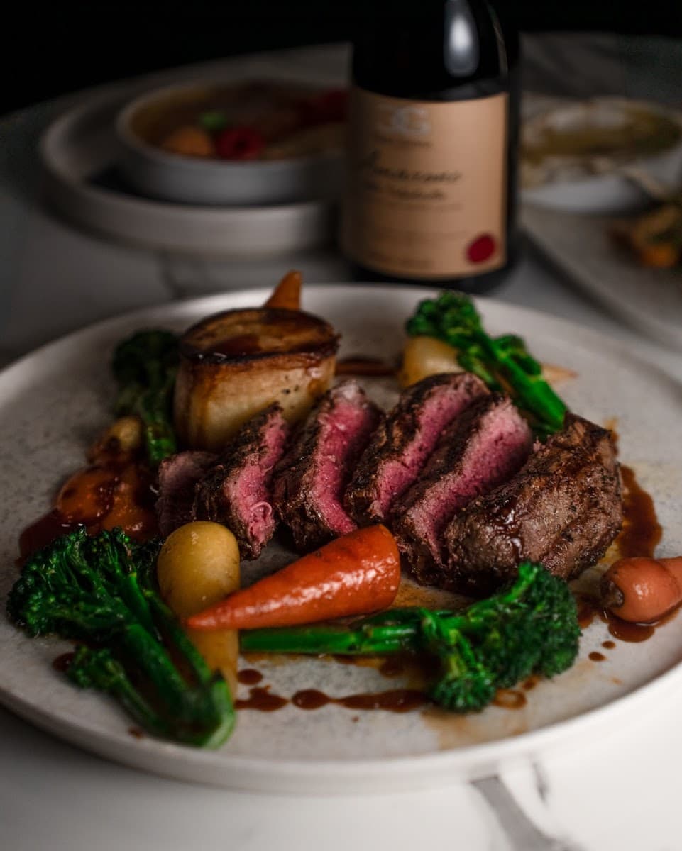 One Steakhouse & Lounge