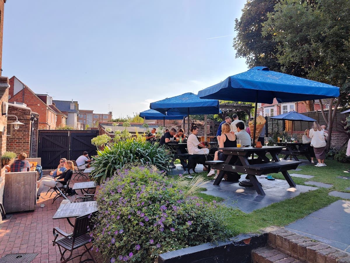 The Connaught Pub & Kitchen