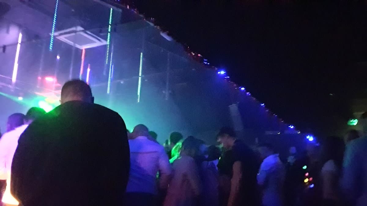 Yuppies 80's Bar