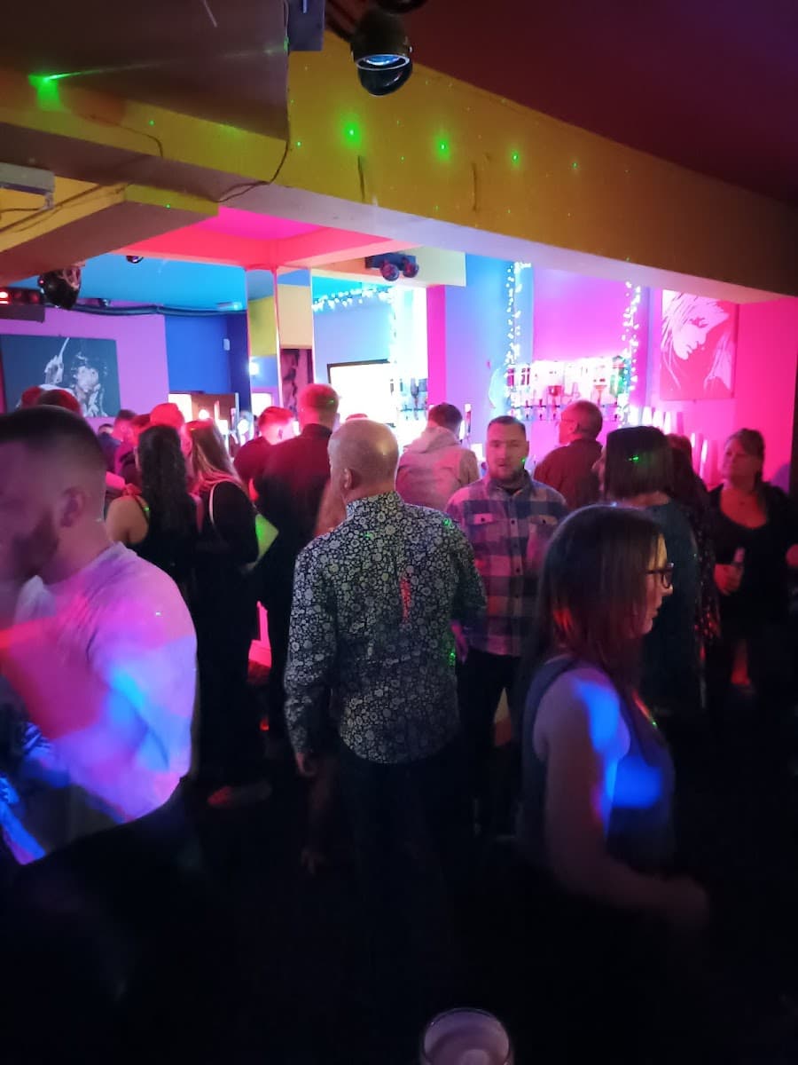 Yuppies 80's Bar