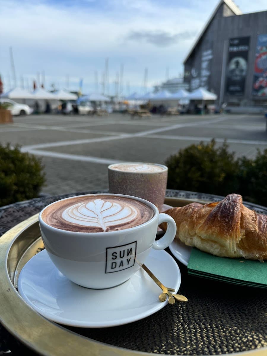 Java Coffee & Cocktails