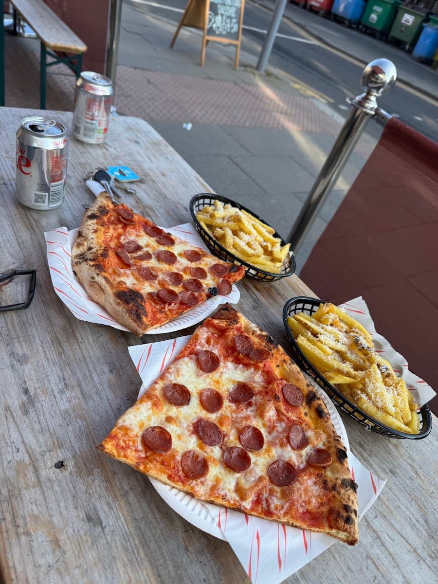 The Big Slice Pizzeria