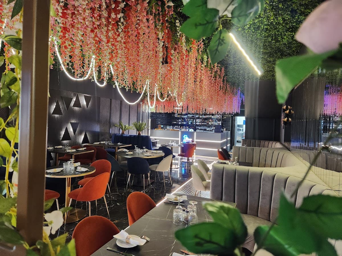Tobis Restaurant & Bar