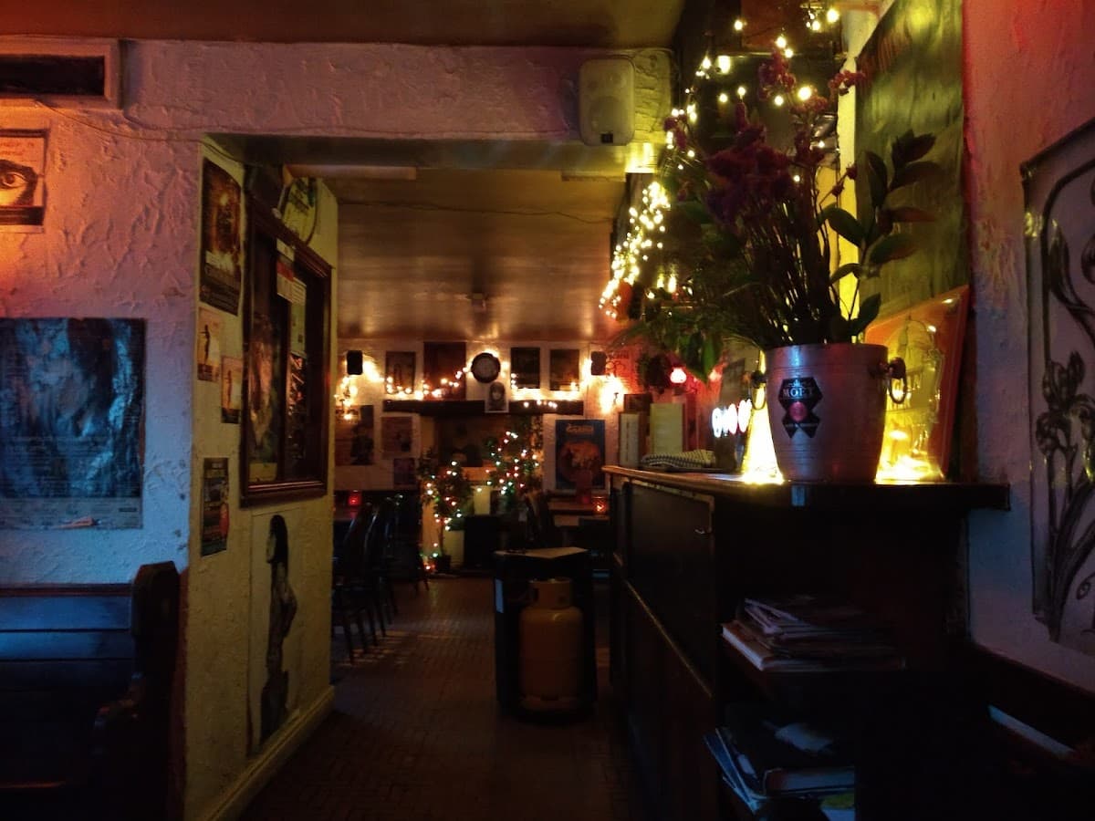 Y delyn wine bar