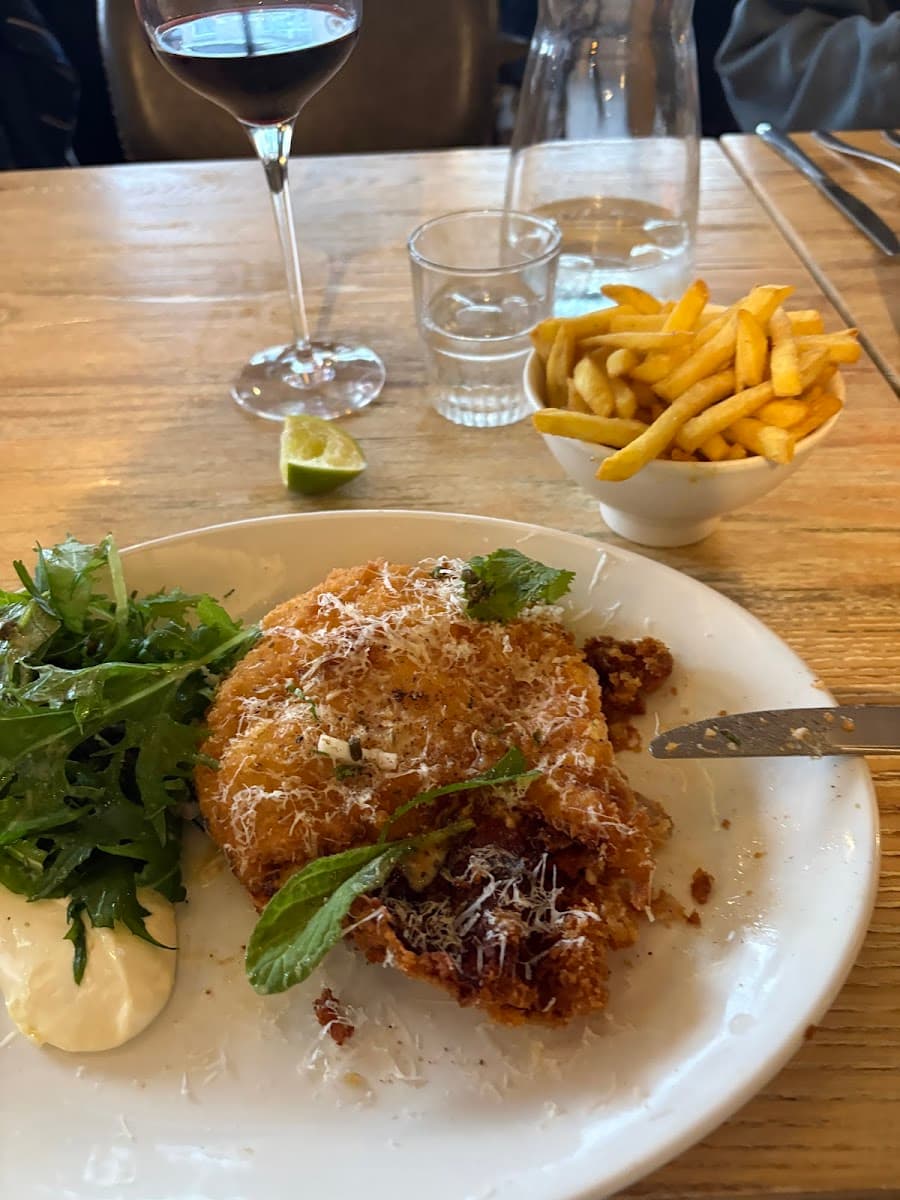 Sonder Bar & Bistro