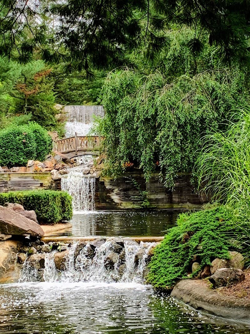 Hidden Valley Miniature Golf and Waterfront Grille
