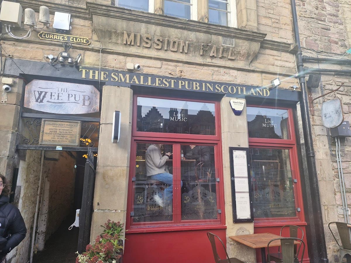 The Wee Pub - The Smallest Pub in Scotland