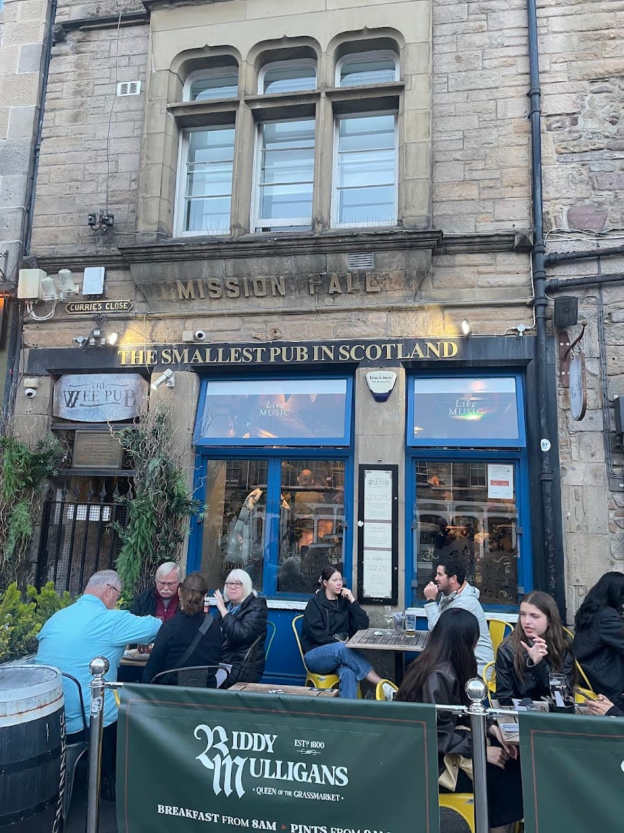 The Wee Pub - The Smallest Pub in Scotland