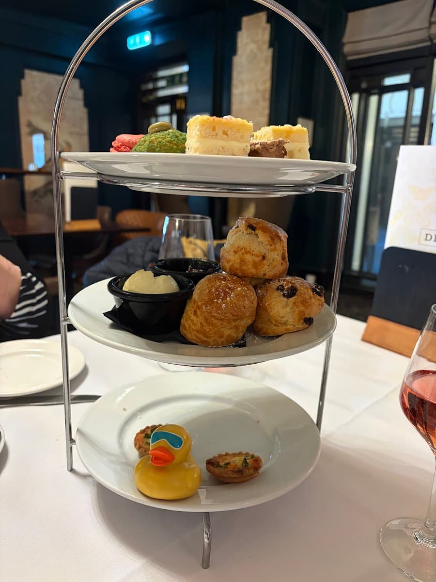 Empire Restaurant at the Royal Station Hotel