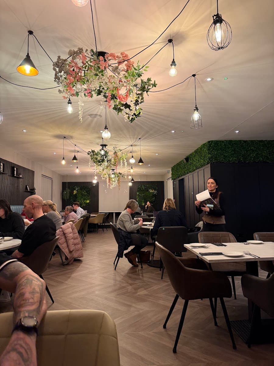 Bistro 19