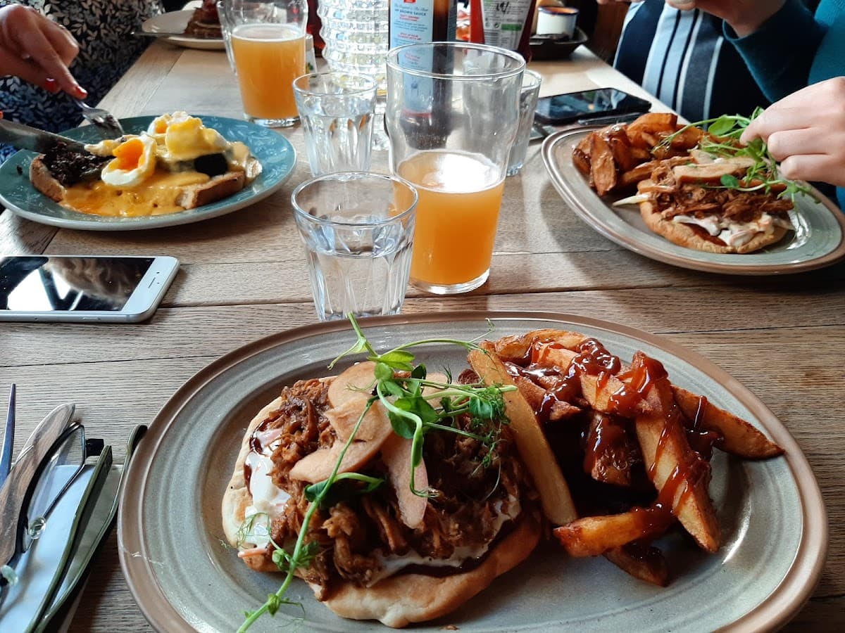 Roseleaf Bar Cafe
