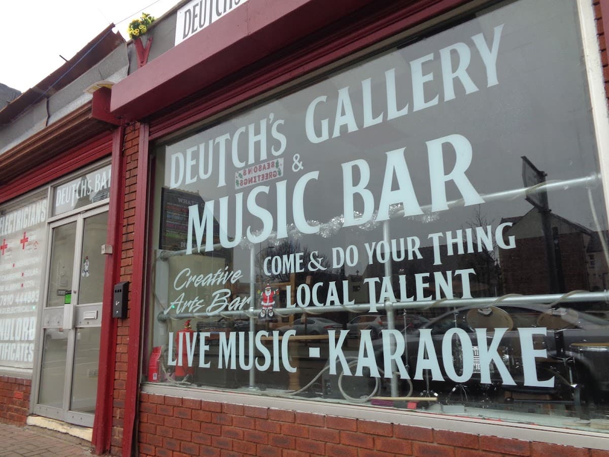 Deutch’s Gallery & Music Bar