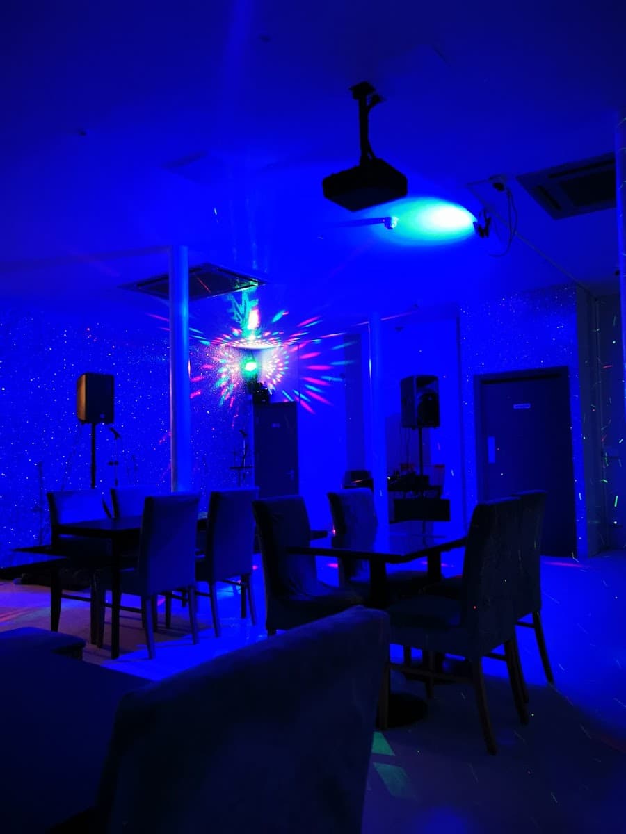 Silvers Showbar