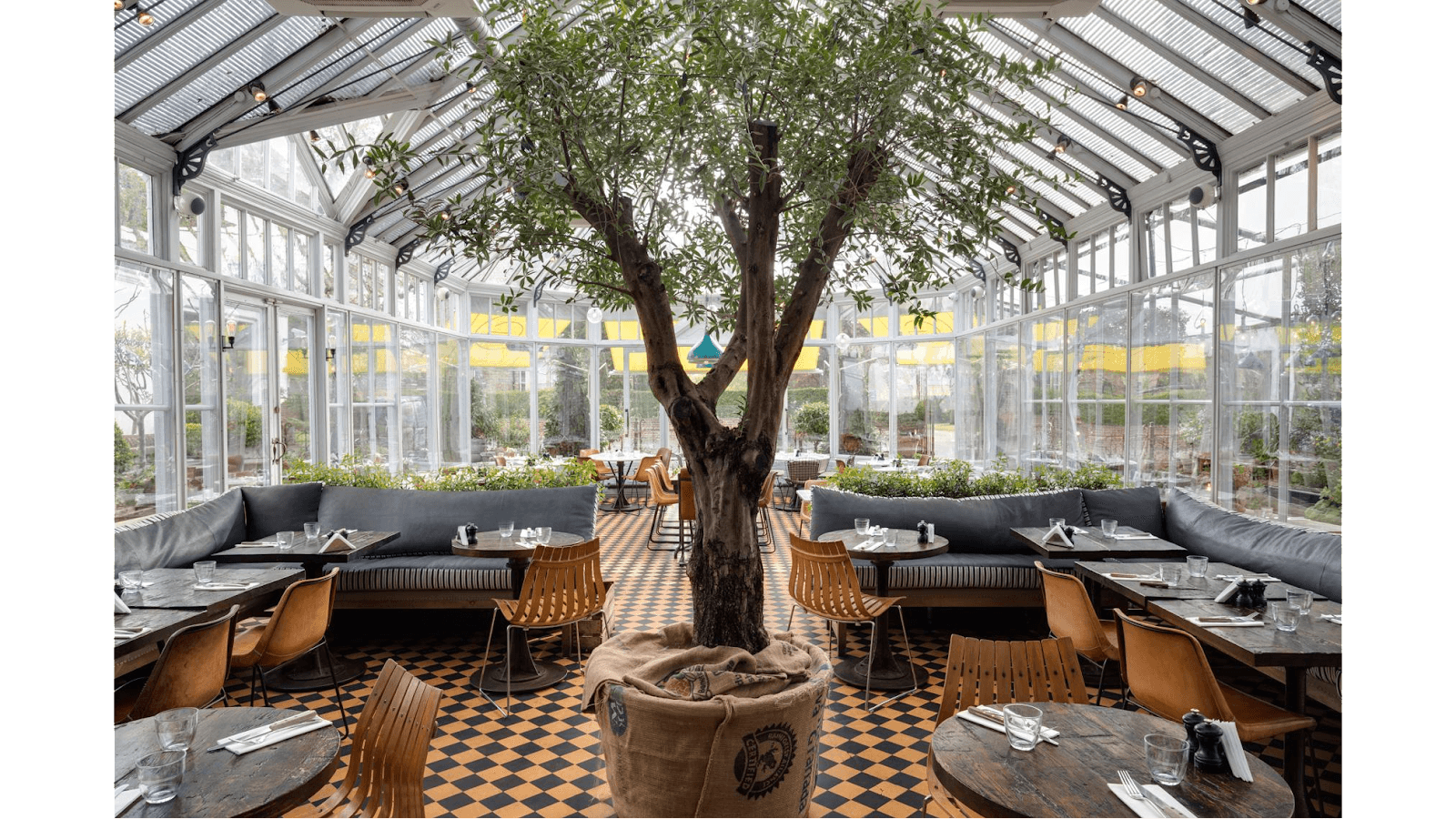 Gees Restaurant & Bar