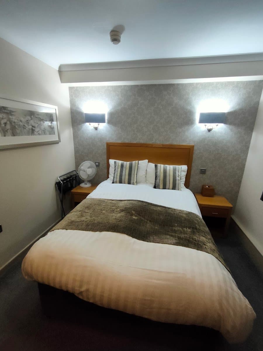 Falcon Hotel