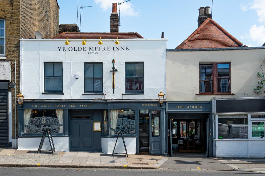 Ye Olde Mitre Barnet