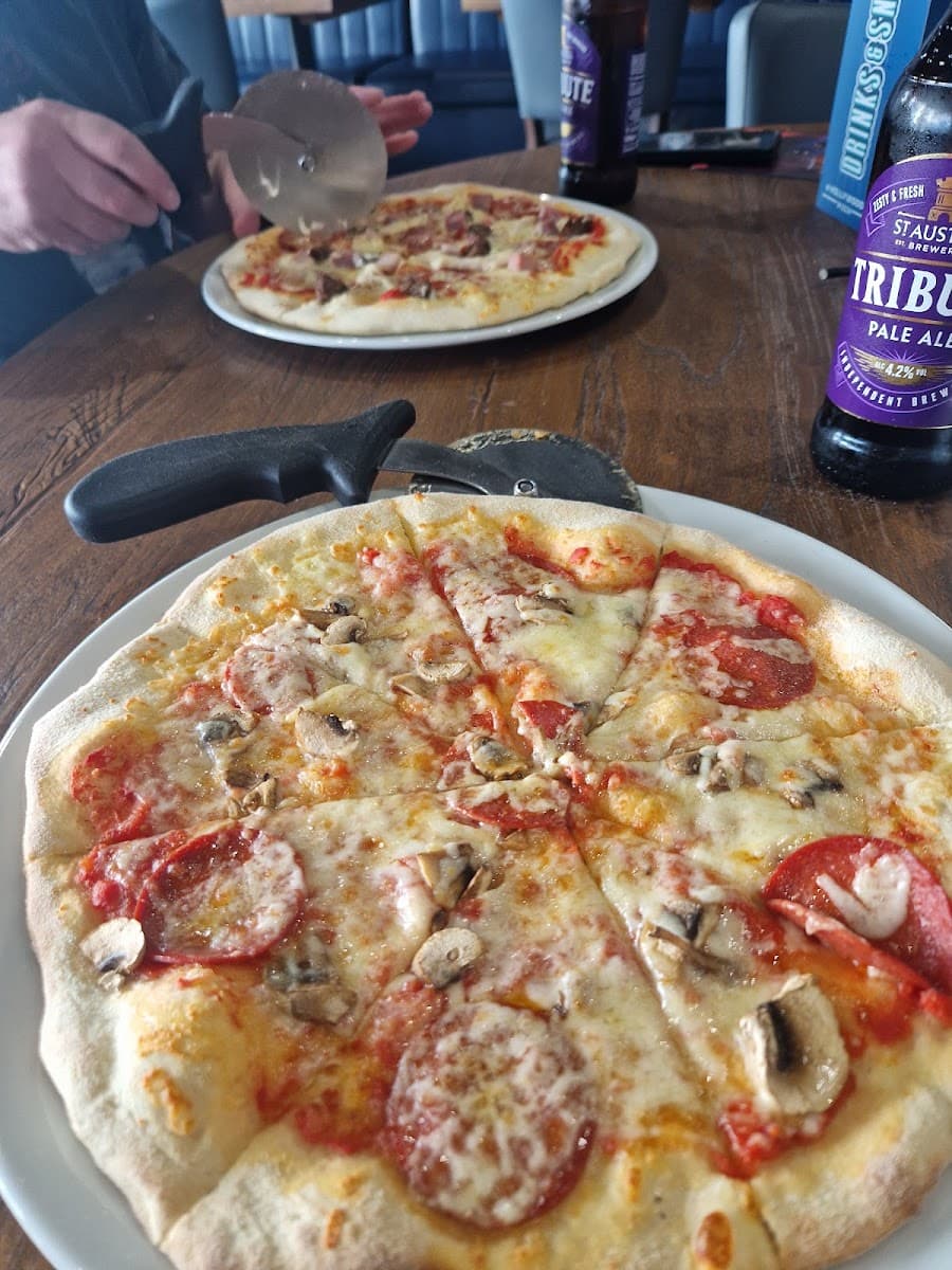 Hollywood Pizza @ Torquay