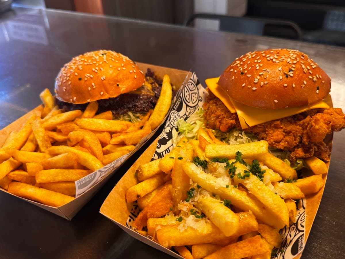 Friez & Burgz | Percy Street