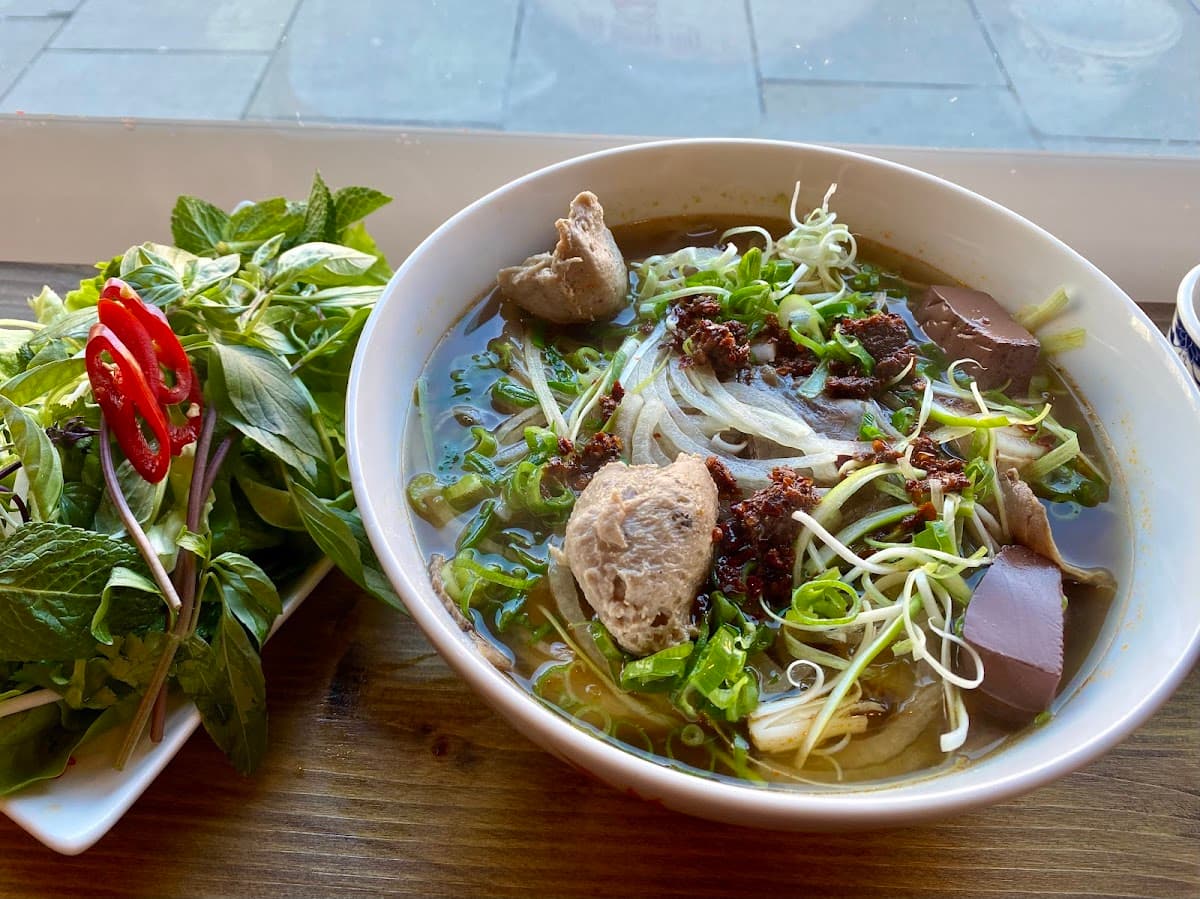 Que Huong Viet :Vietnamese fine food