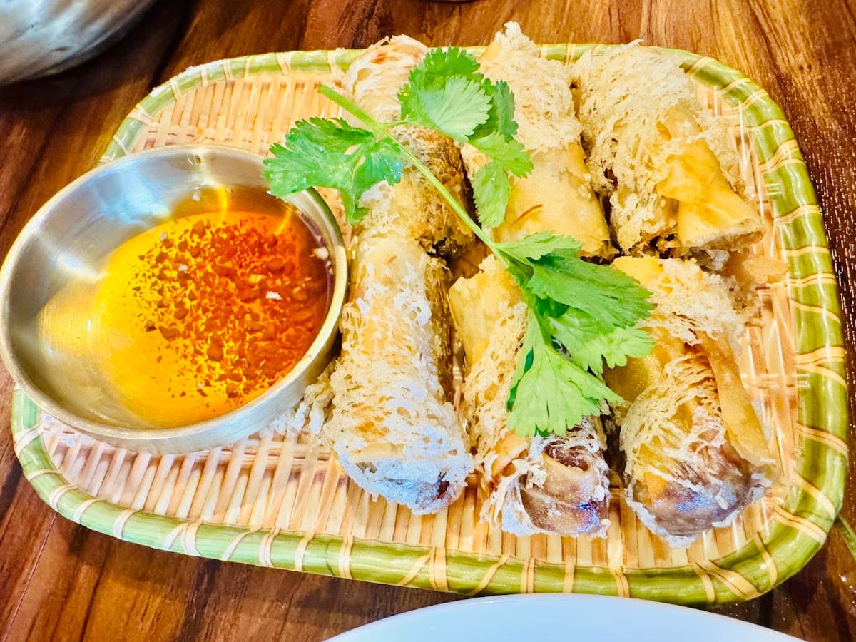 Que Huong Viet :Vietnamese fine food