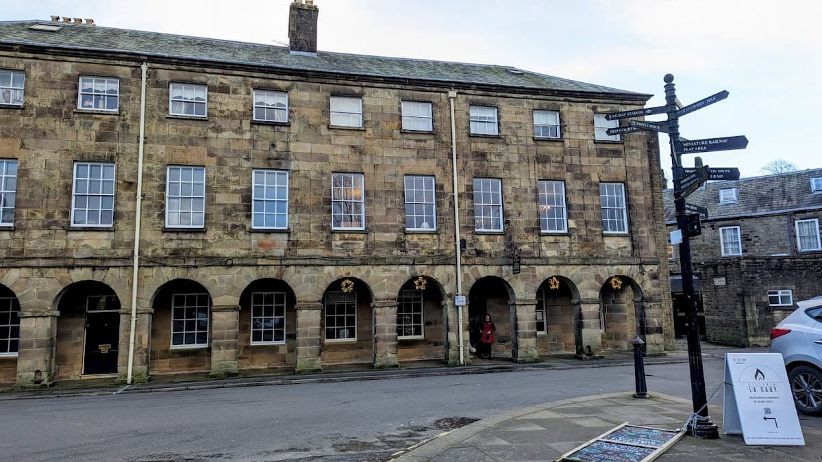 No.6 The Square Tearooms & Accommodation
