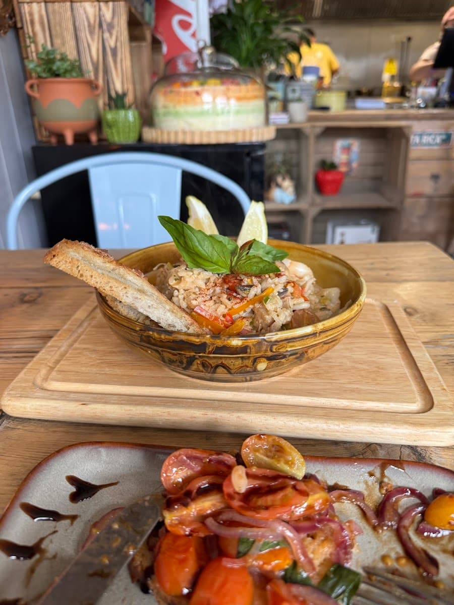 Cafe and Bistro Tio Leo