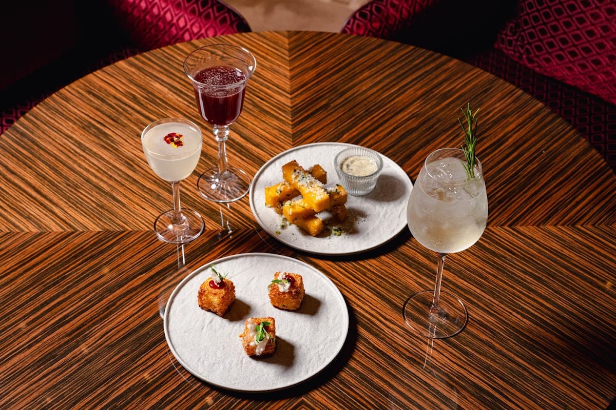 The Nine Elms Bar | Lounge