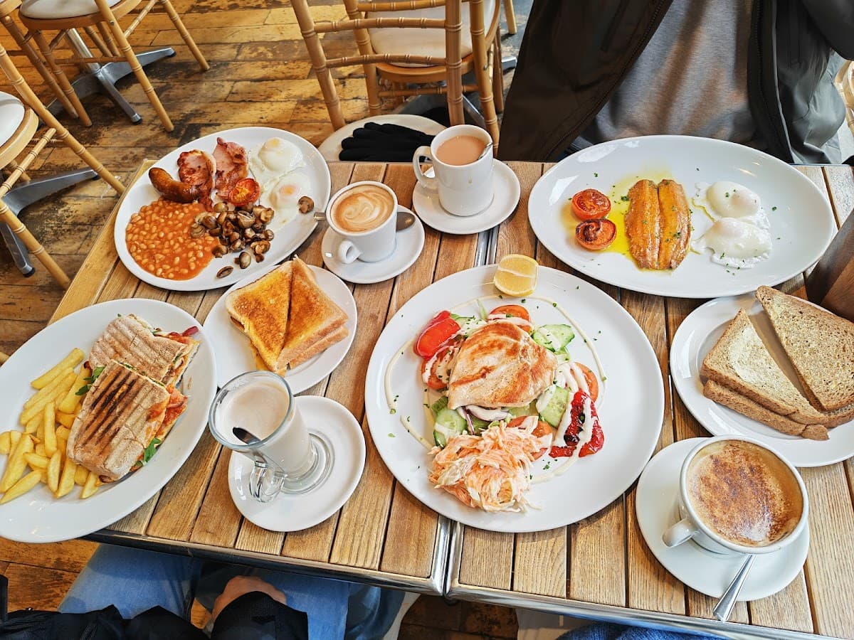 Casa Fabrizi (formerly Alpino Cafe)