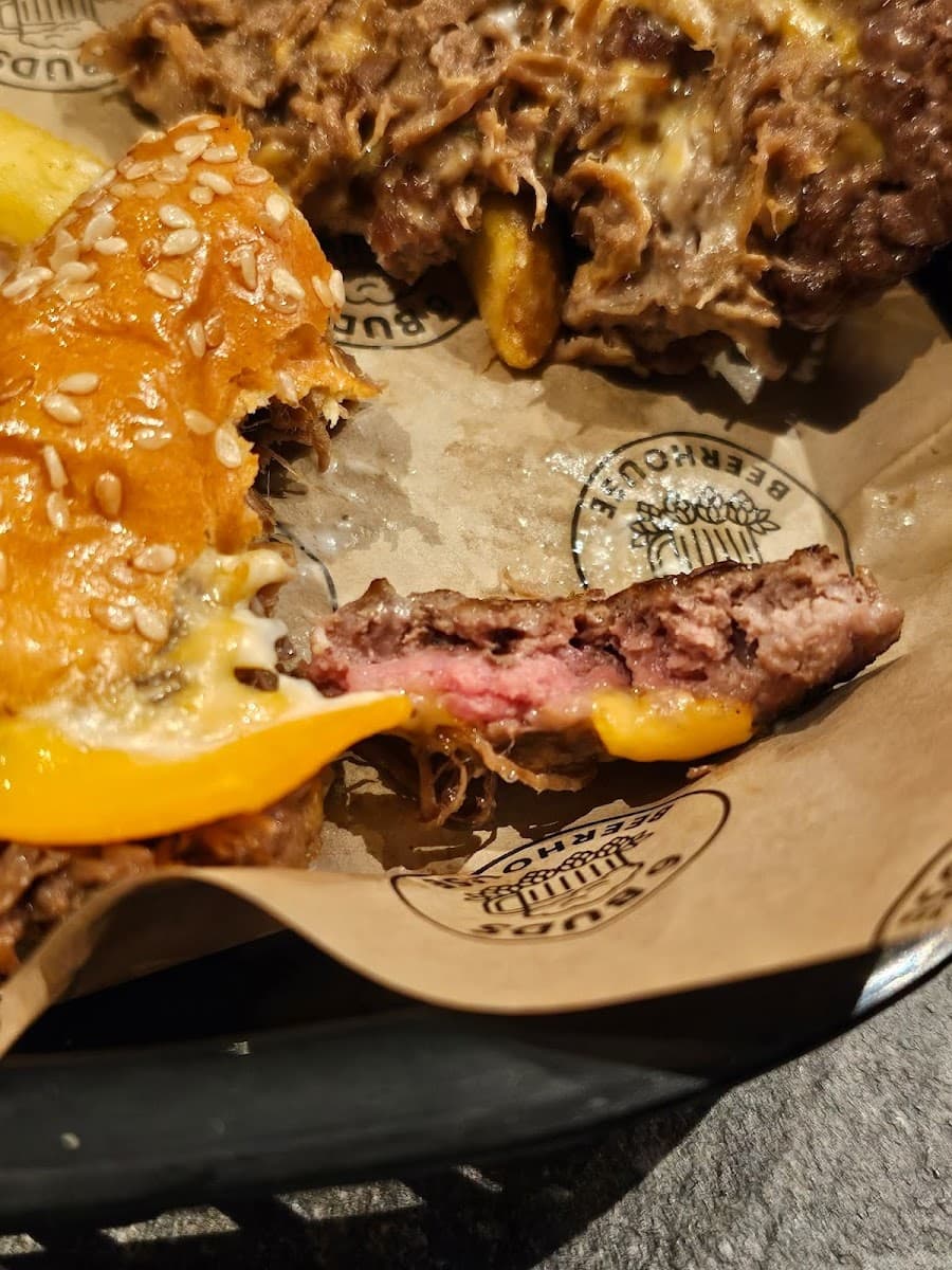 6 Buds Beerhouse