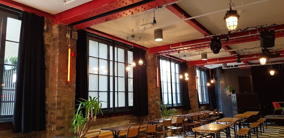 Vic Café & Bar