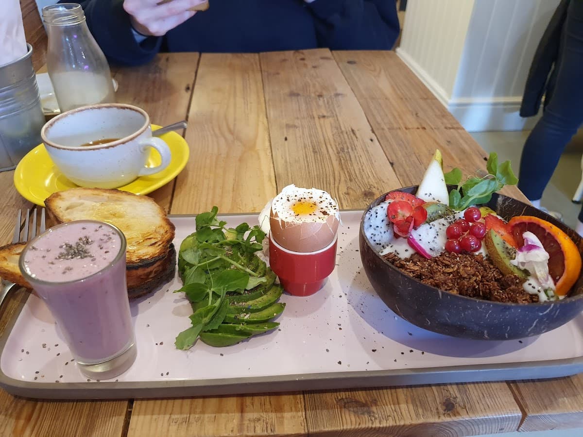 Pom Kitchen