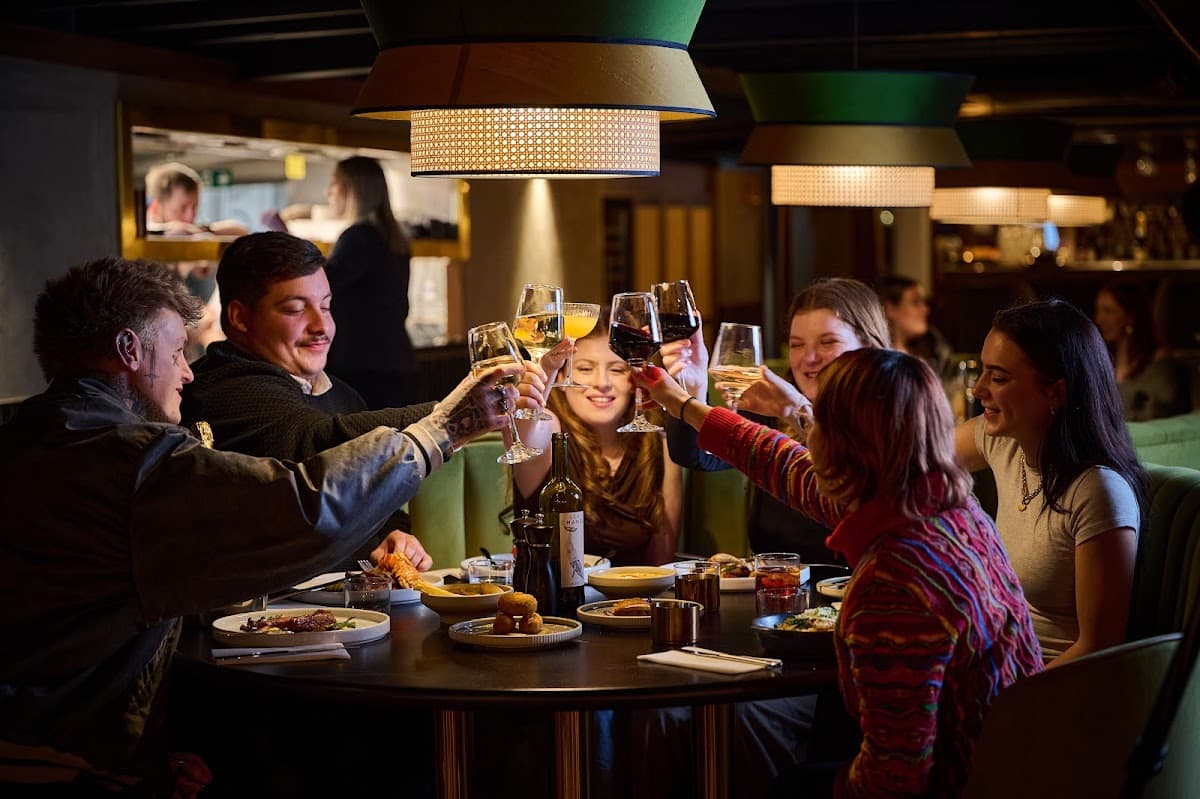 Daffodil: Bar & Restaurant
