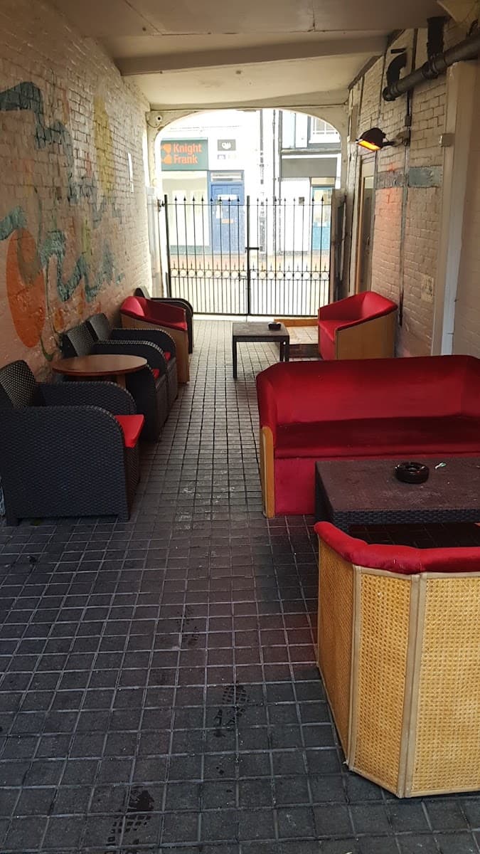 Red Lion Hotel café and bar