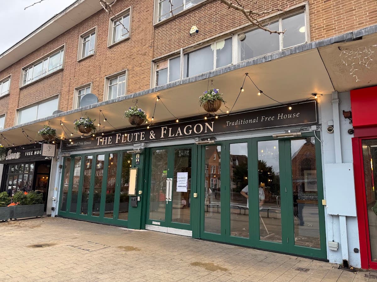 Flute & Flagon