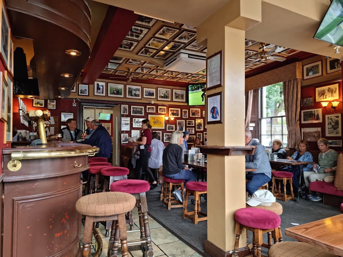 Dunvegan Bar & Restaurant