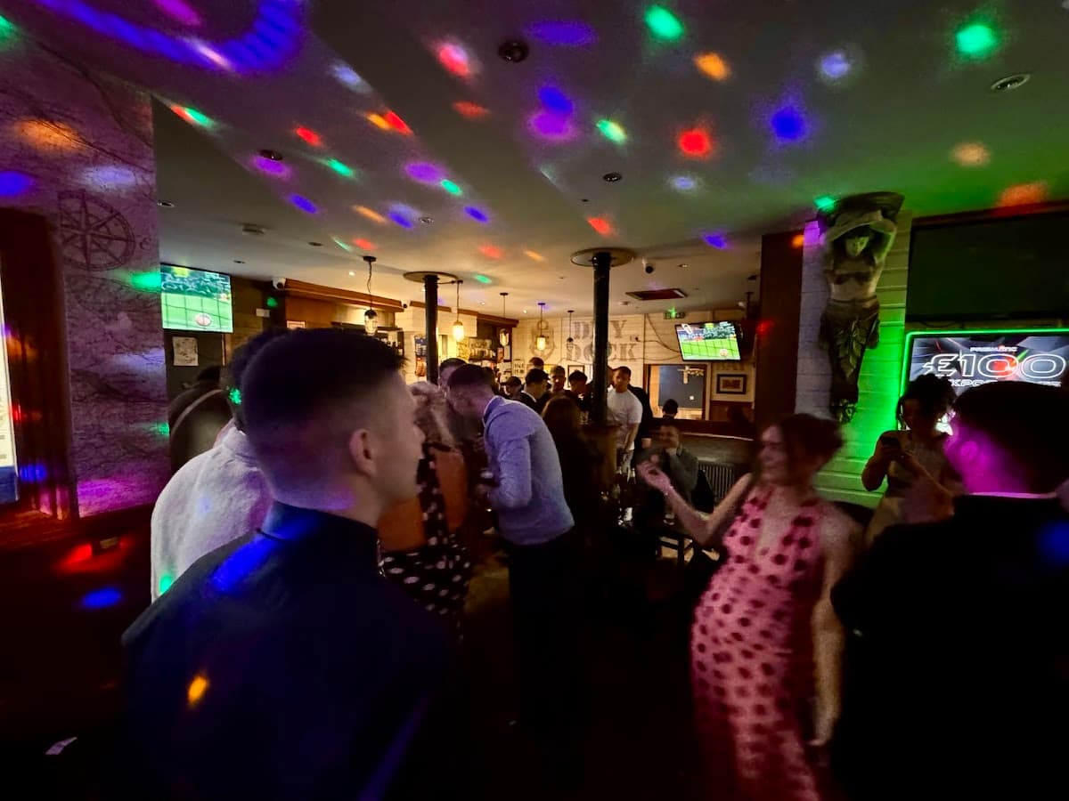 The Green Oak Bar