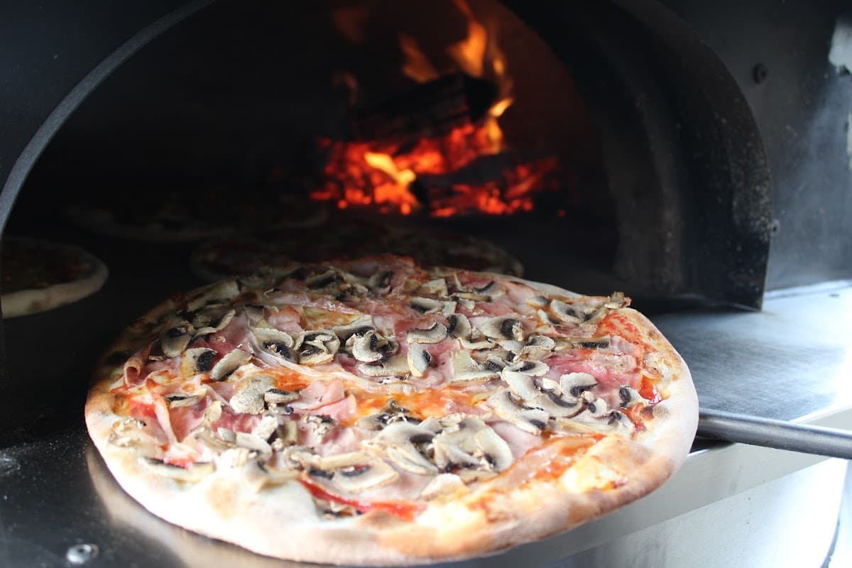 VS Wood Fired Pizza