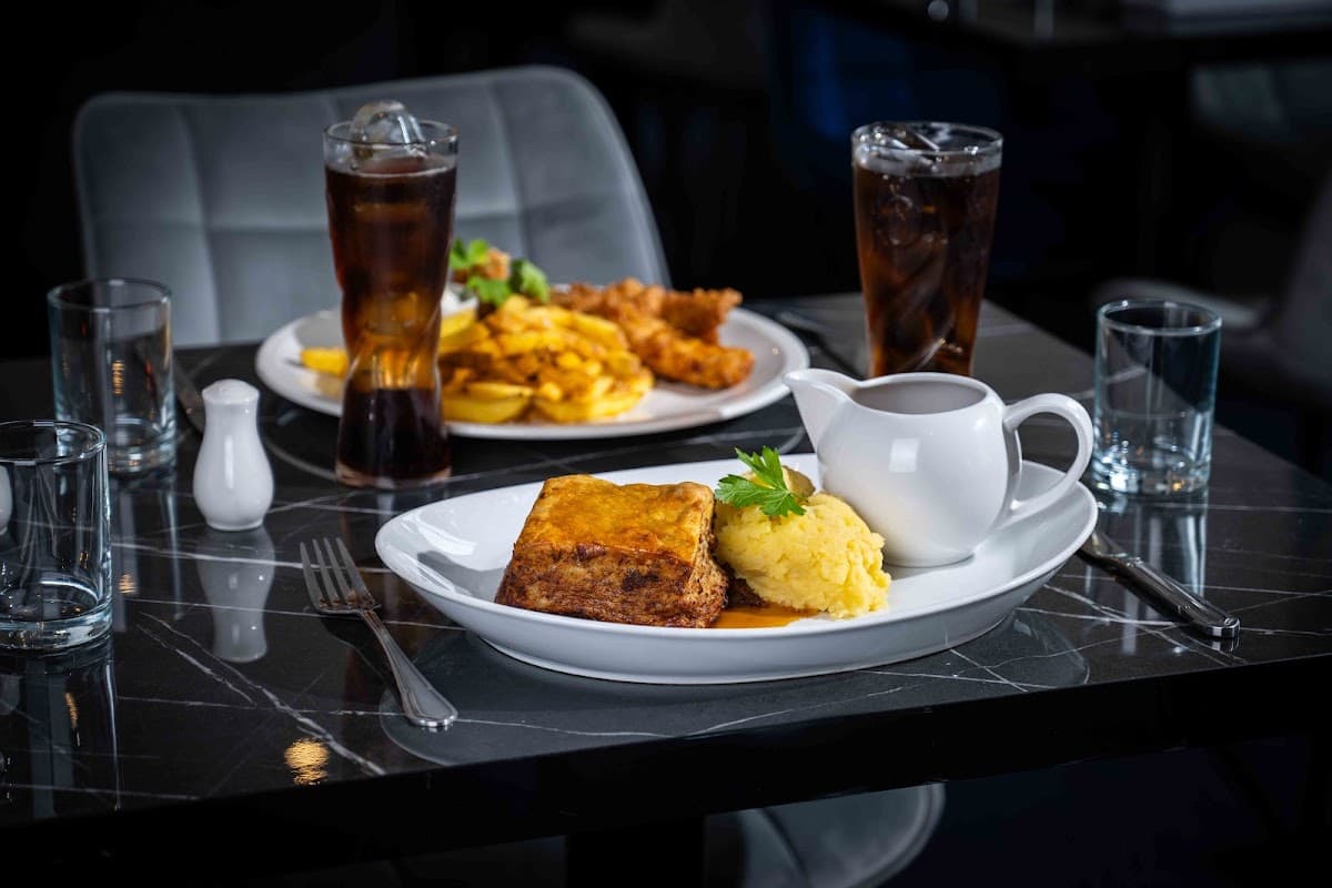 Imperial Crown Bar & Restaurant