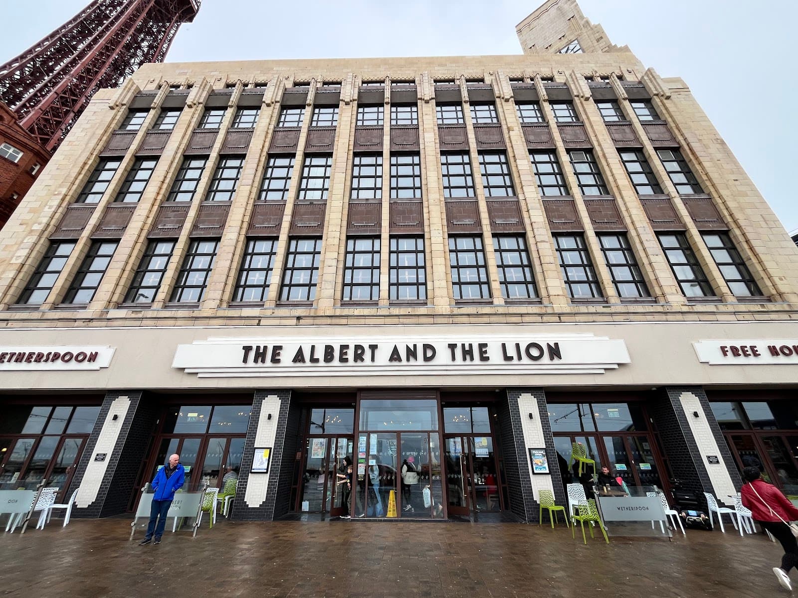 The Albert & The Lion - JD Wetherspoon