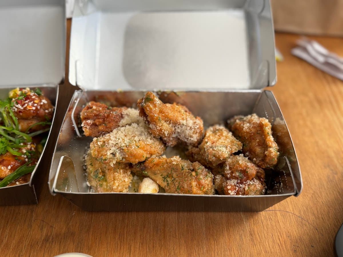 Wiggy Wings - Hitchin
