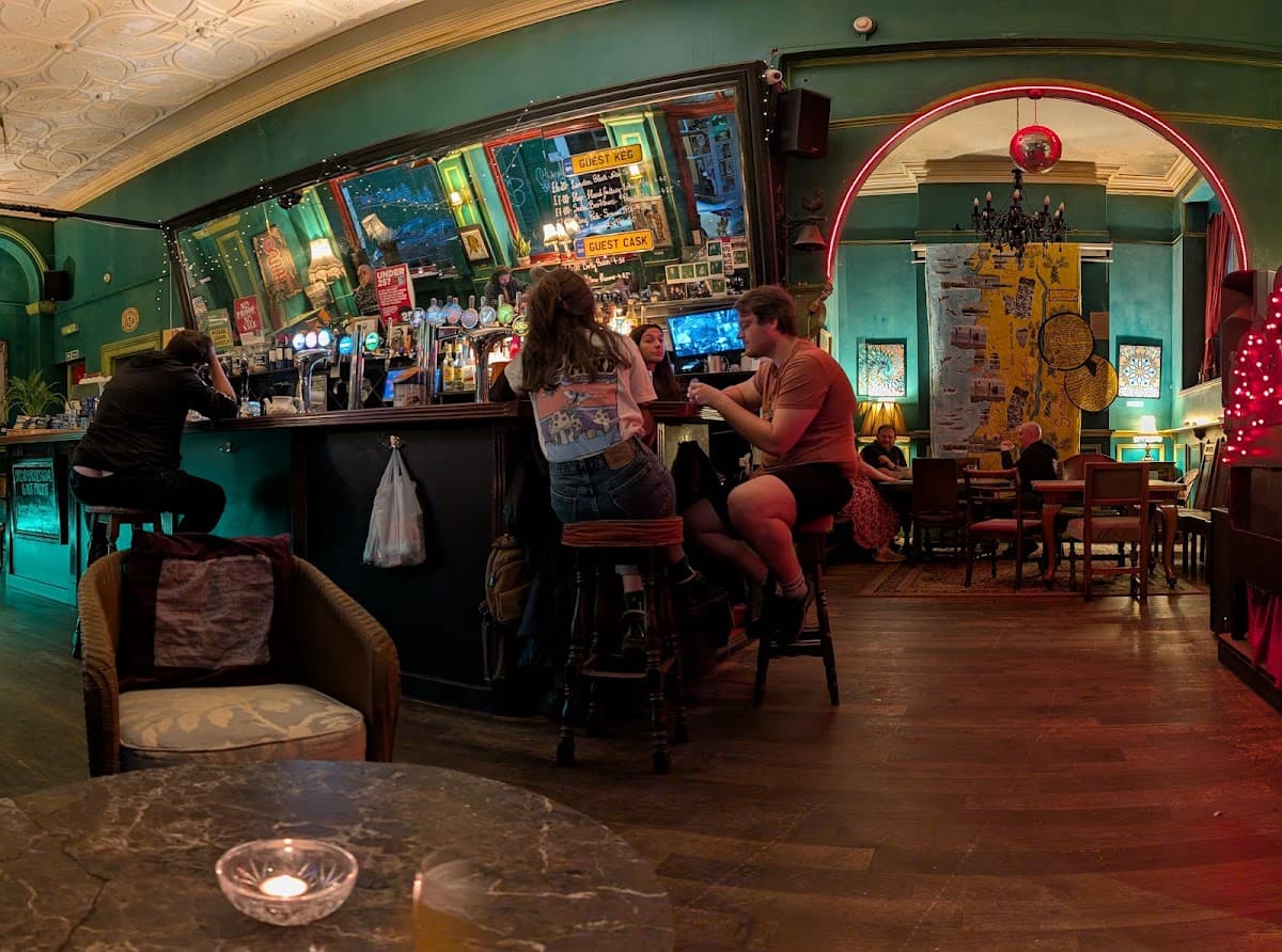 The Bread and Roses Free House