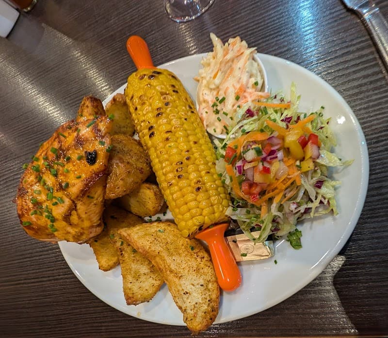 La Parrilla Mexican Bar & Grill