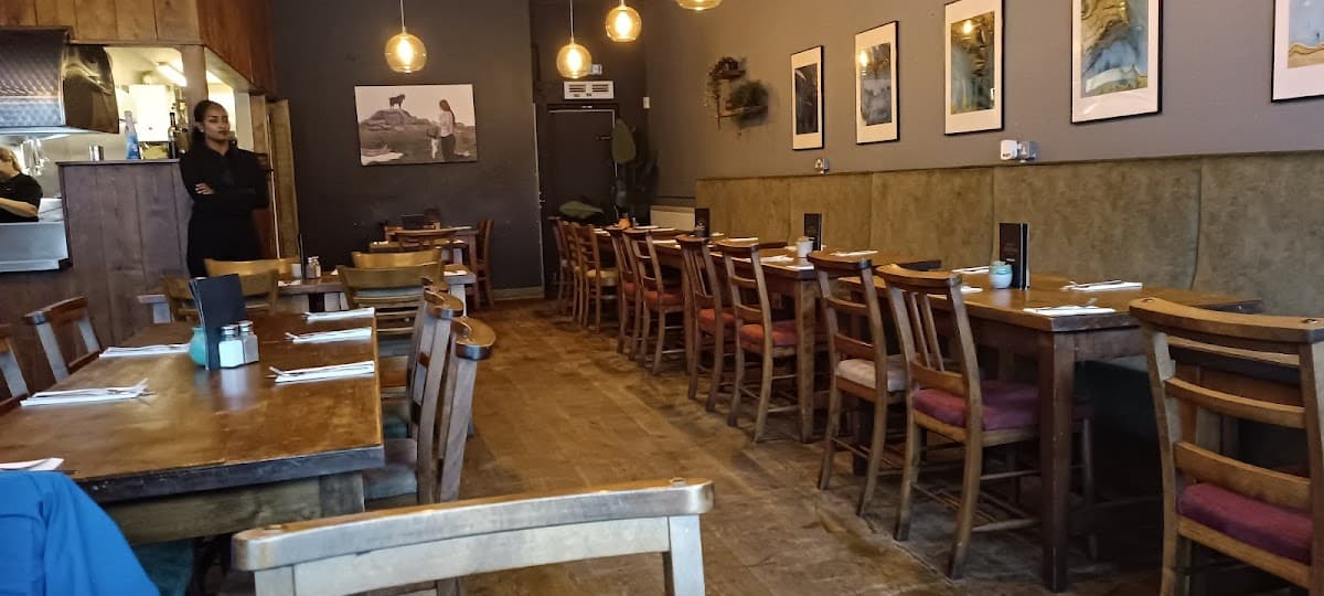 Gustum Bar & Restaurant