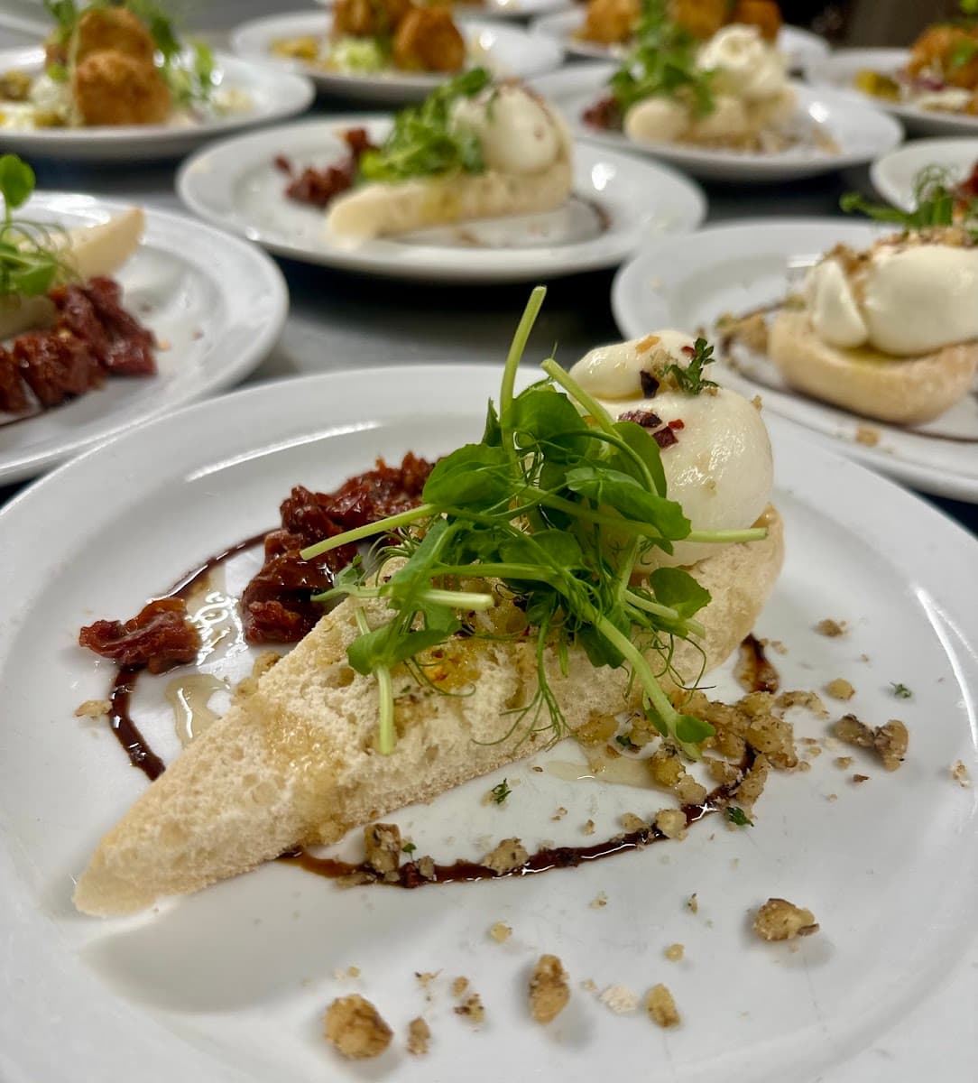 Sanders Yard Bistro