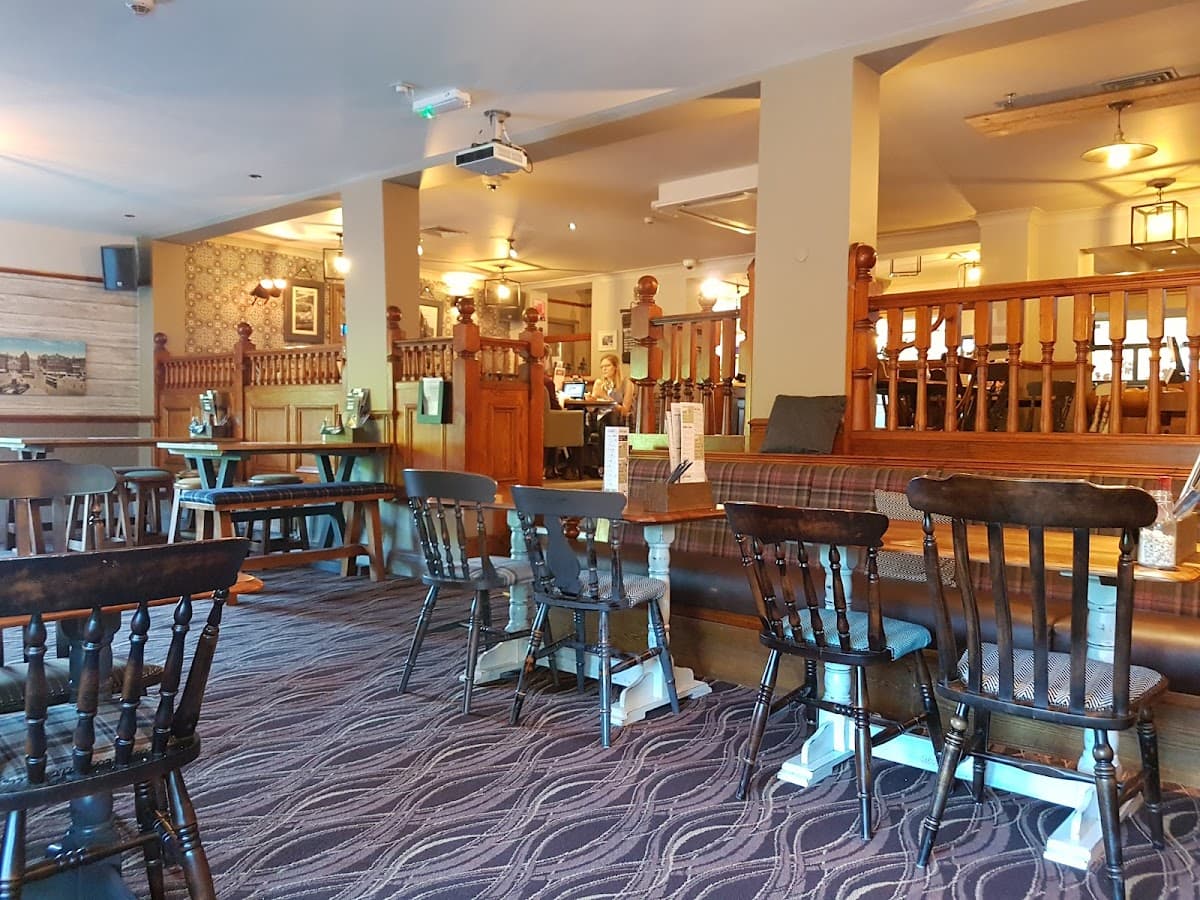 Charlton Arms