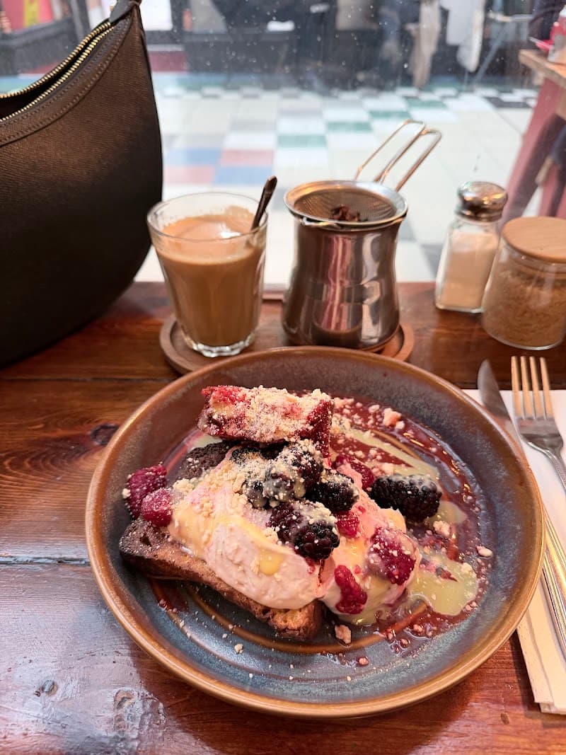 POT KETTLE BLACK Barton Arcade