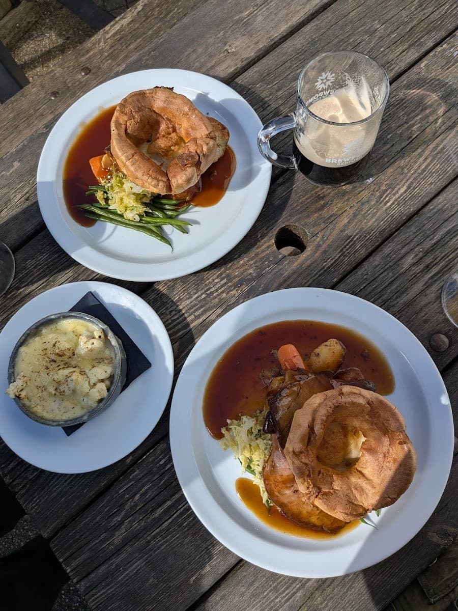 The Three Horseshoes