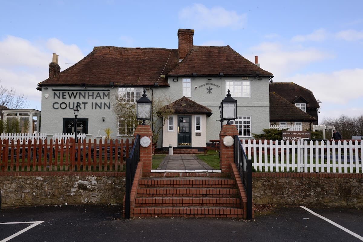 Newnham Court Inn