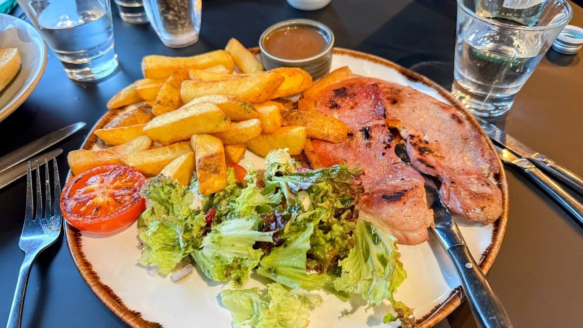 Cogs Bar & Kitchen